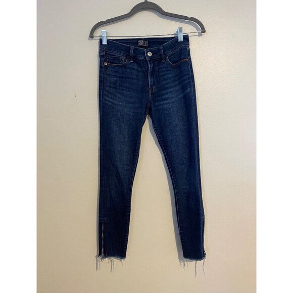 Abercrombie & Fitch Womens 25/0 Low Rise Ankle Jeans Dark Blue Denim Frayed Hem - Picture 1 of 8